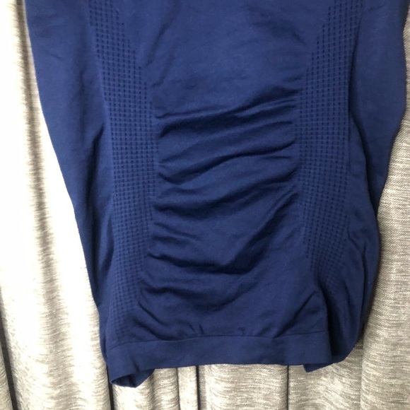 Athleta Blue Short Sleeve Rouched Compression Athletic Top Size Extra Small - Picture 5 of 11